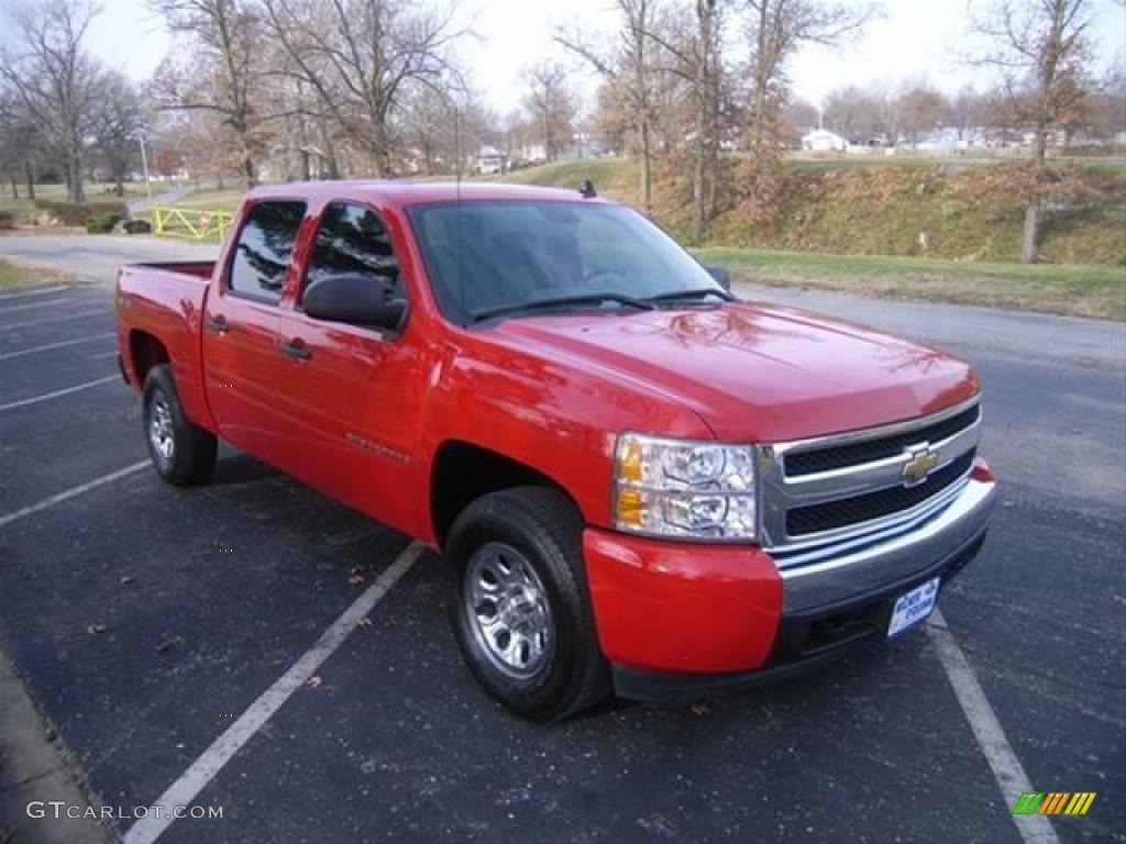 2007 Silverado 1500 LS Crew Cab 4x4 - Victory Red / Dark Titanium Gray photo #1