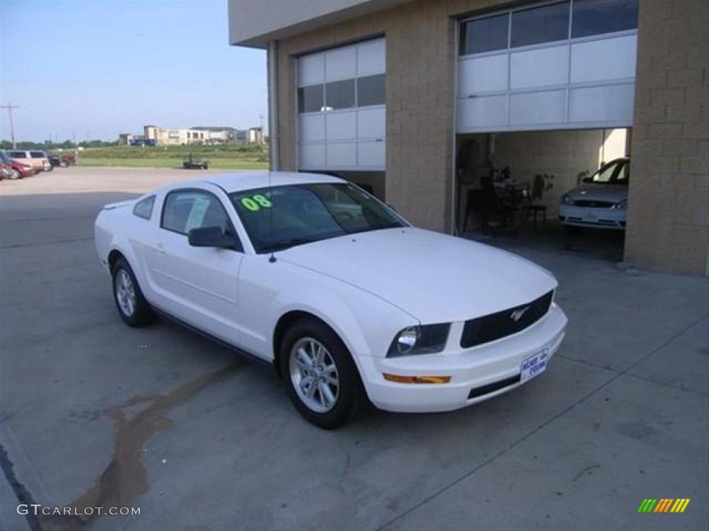 2008 Mustang V6 Deluxe Coupe - Performance White / Medium Parchment photo #1