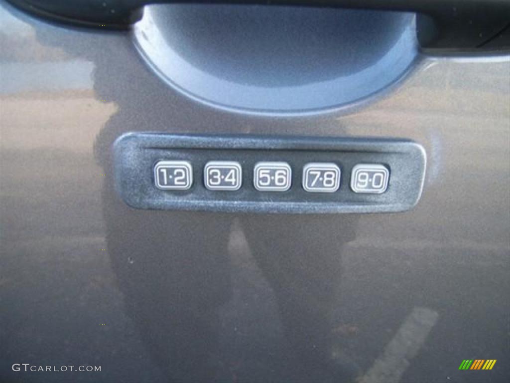 2009 Escape XLT V6 4WD - Sterling Grey Metallic / Stone photo #22