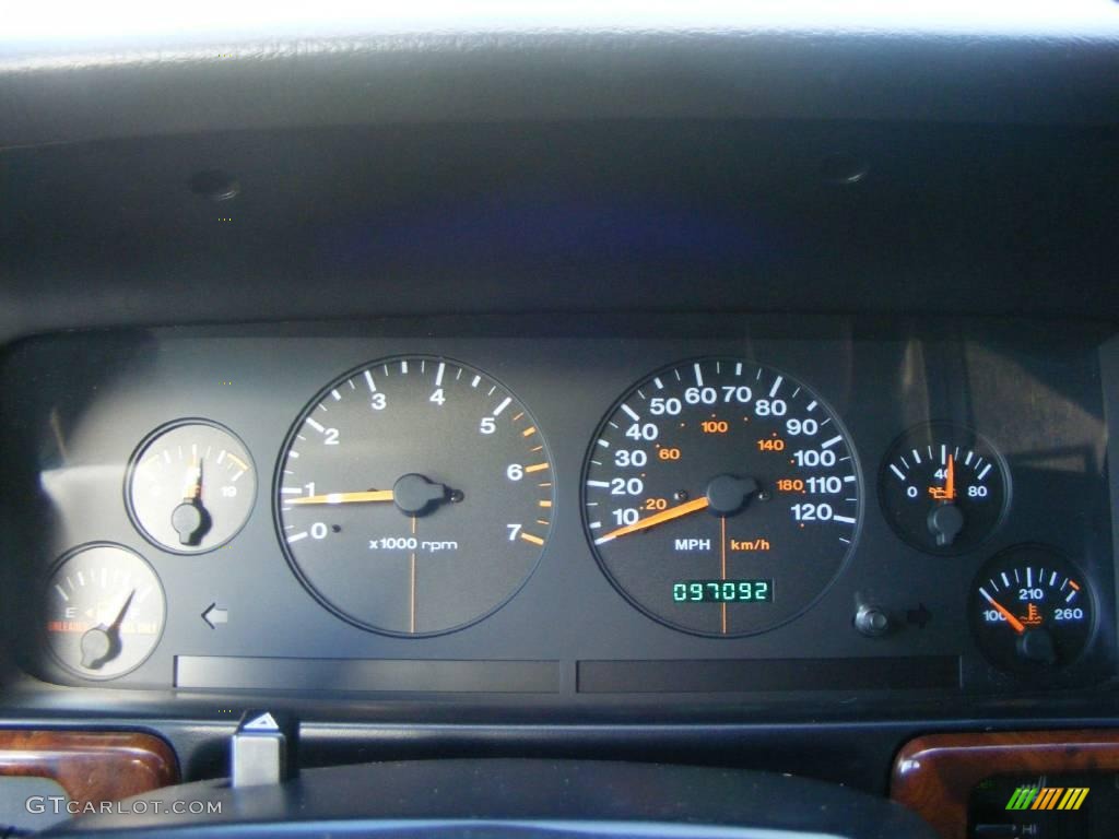 1997 Grand Cherokee Laredo 4x4 - Flame Red / Agate Black photo #9