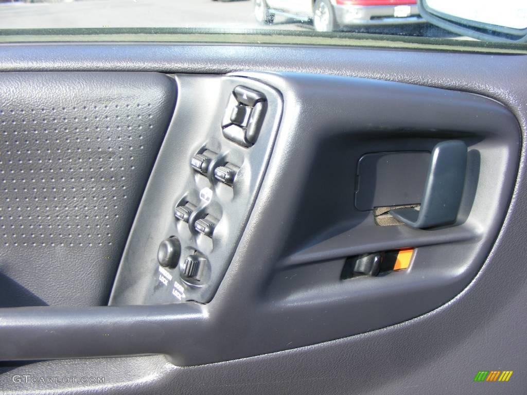 1997 Grand Cherokee Laredo 4x4 - Flame Red / Agate Black photo #31