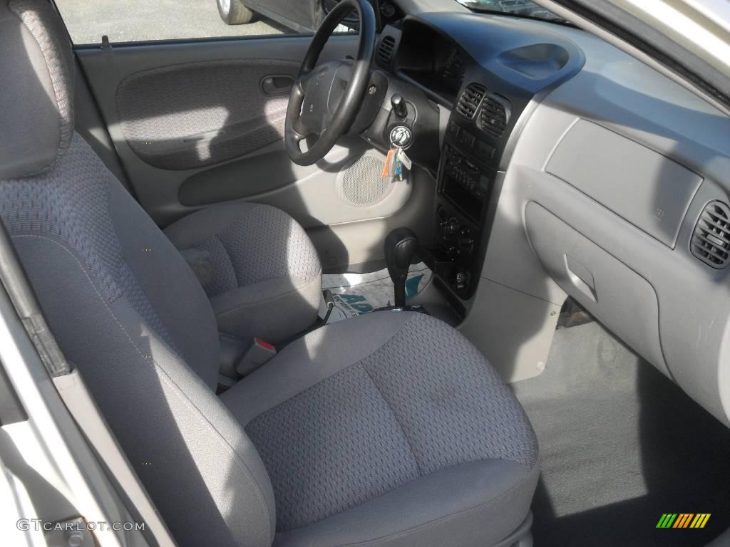 2002 Rio Sedan - Light Silver / Gray photo #10
