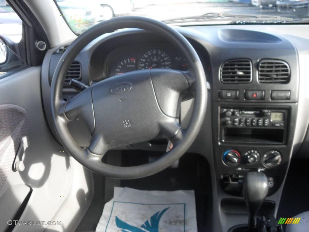 2002 Rio Sedan - Light Silver / Gray photo #13