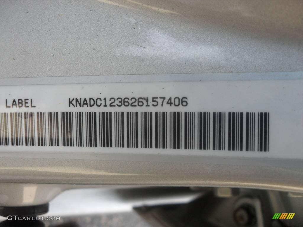2002 Rio Sedan - Light Silver / Gray photo #17
