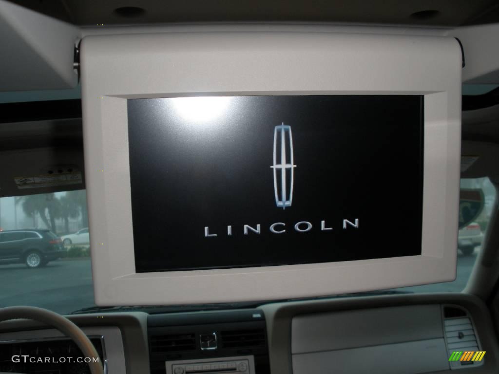 2008 Navigator Luxury - Black / Stone photo #16