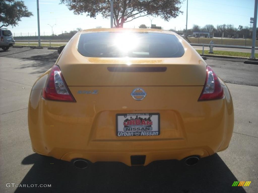 2009 370Z Coupe - Chicane Yellow / Black Cloth photo #5
