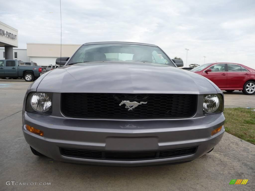 2007 Mustang V6 Deluxe Convertible - Tungsten Grey Metallic / Light Graphite photo #2