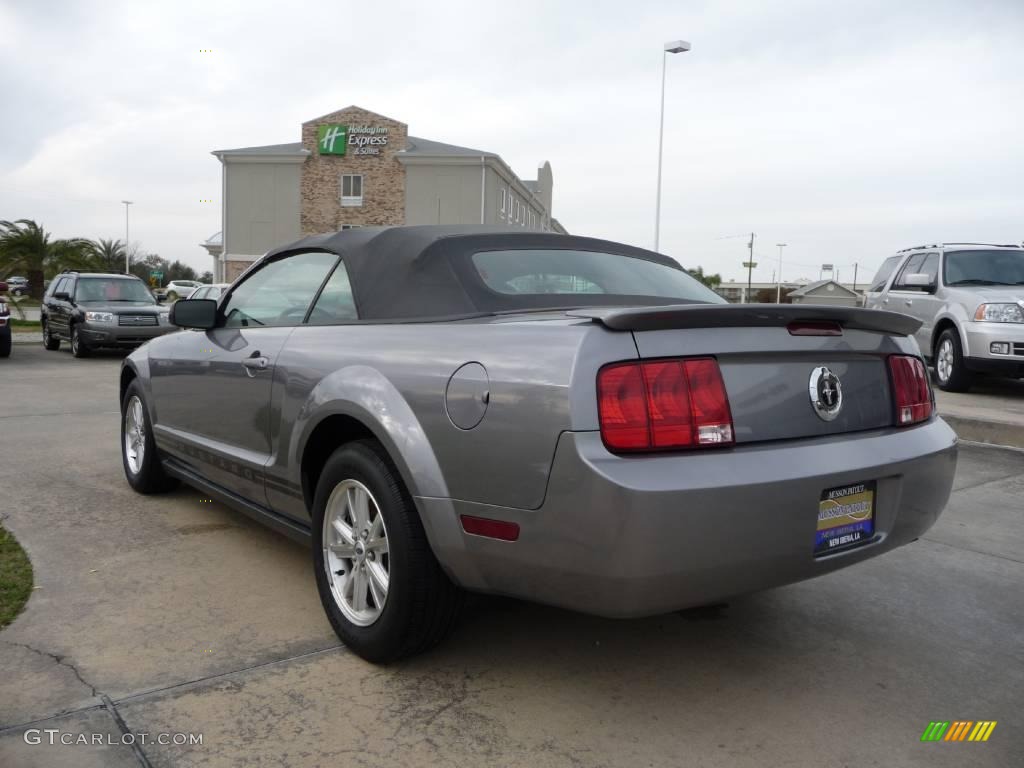 2007 Mustang V6 Deluxe Convertible - Tungsten Grey Metallic / Light Graphite photo #7