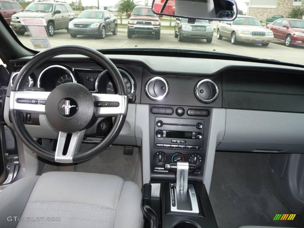 2007 Mustang V6 Deluxe Convertible - Tungsten Grey Metallic / Light Graphite photo #10