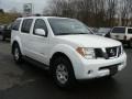 2005 Avalanche White Nissan Pathfinder SE 4x4  photo #3