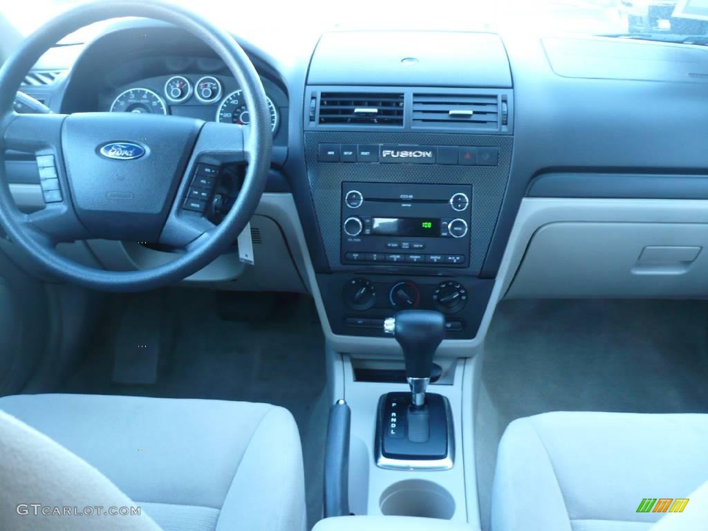 2008 Fusion SE V6 - White Suede / Medium Light Stone photo #16