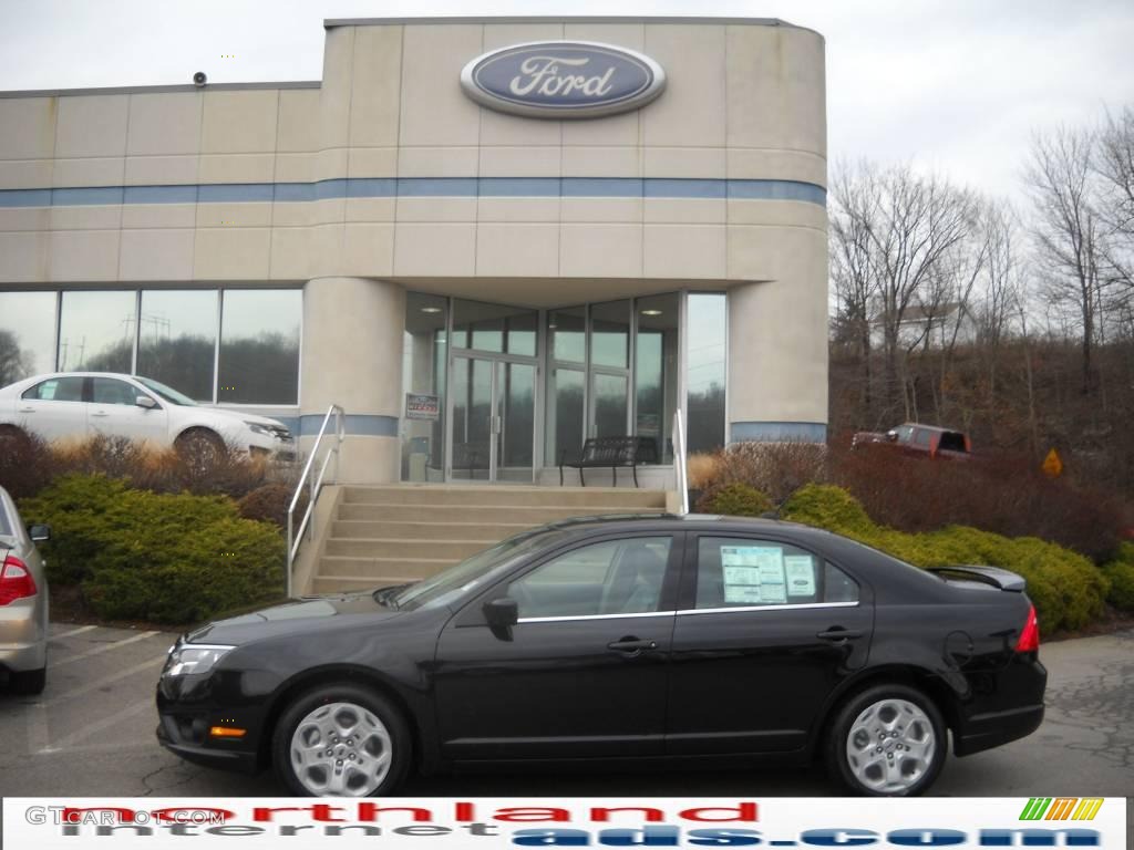 Tuxedo Black Metallic Ford Fusion