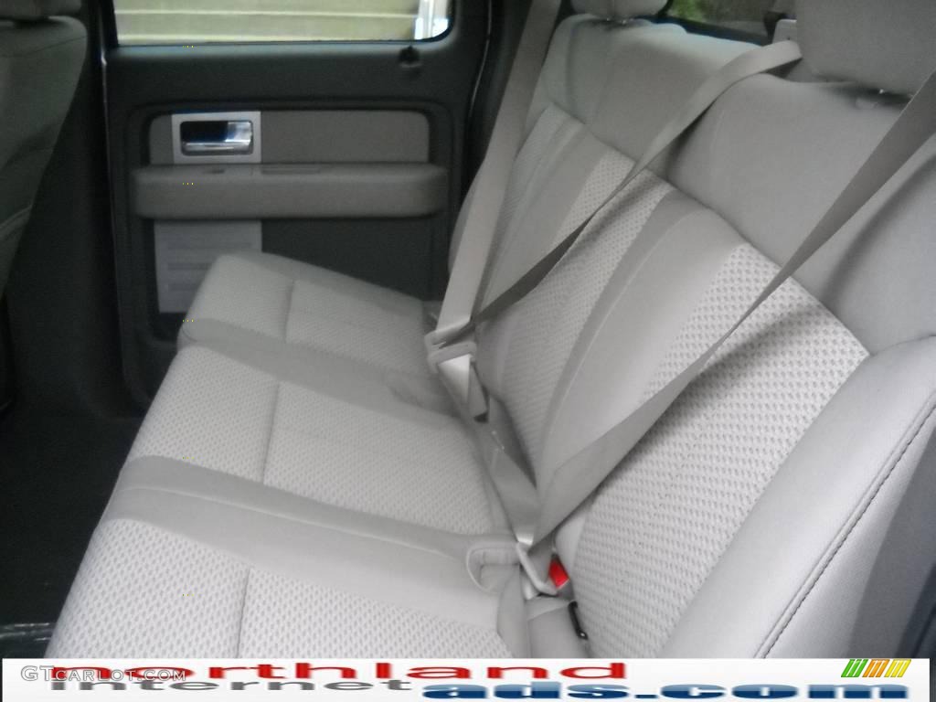 2010 F150 XLT SuperCrew 4x4 - Ingot Silver Metallic / Medium Stone photo #15