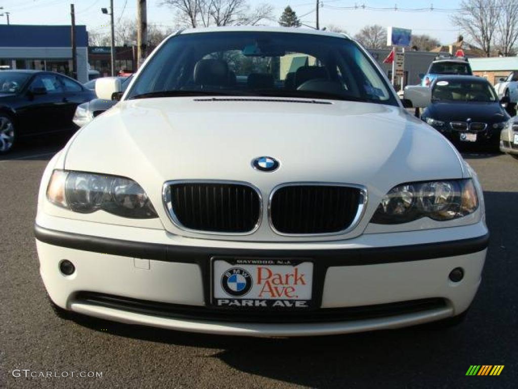 2005 3 Series 325xi Sedan - Alpine White / Black photo #3