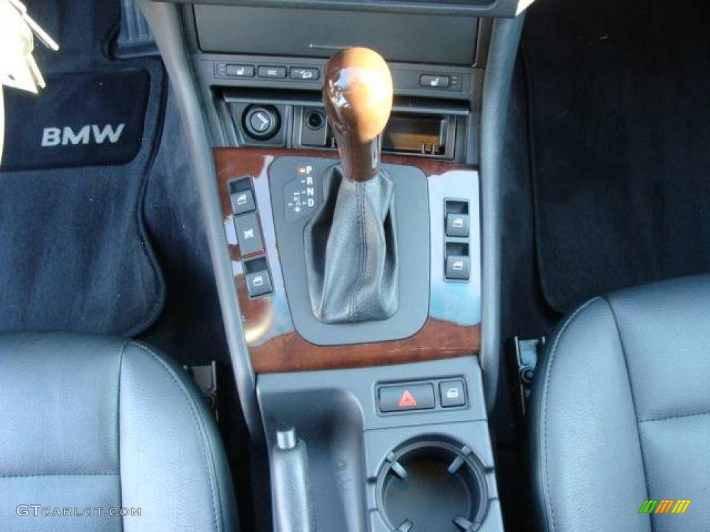 2005 3 Series 325xi Sedan - Alpine White / Black photo #16