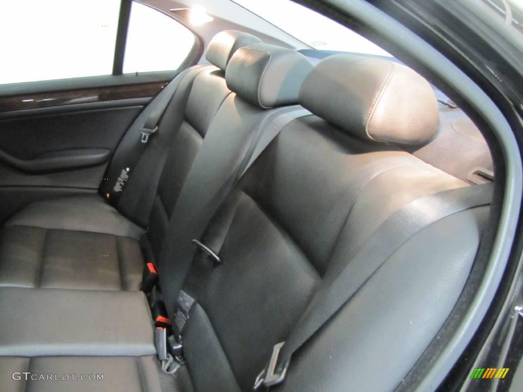 2005 3 Series 325i Sedan - Black Sapphire Metallic / Black photo #25