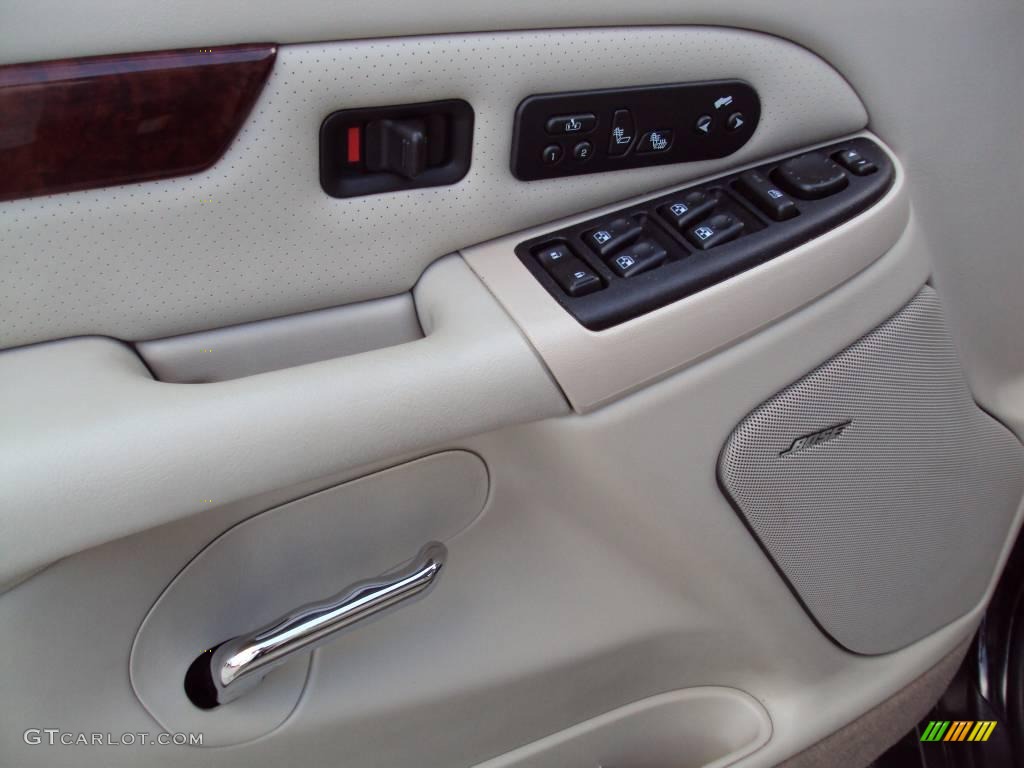 2006 Escalade EXT AWD - Black Raven / Shale photo #17