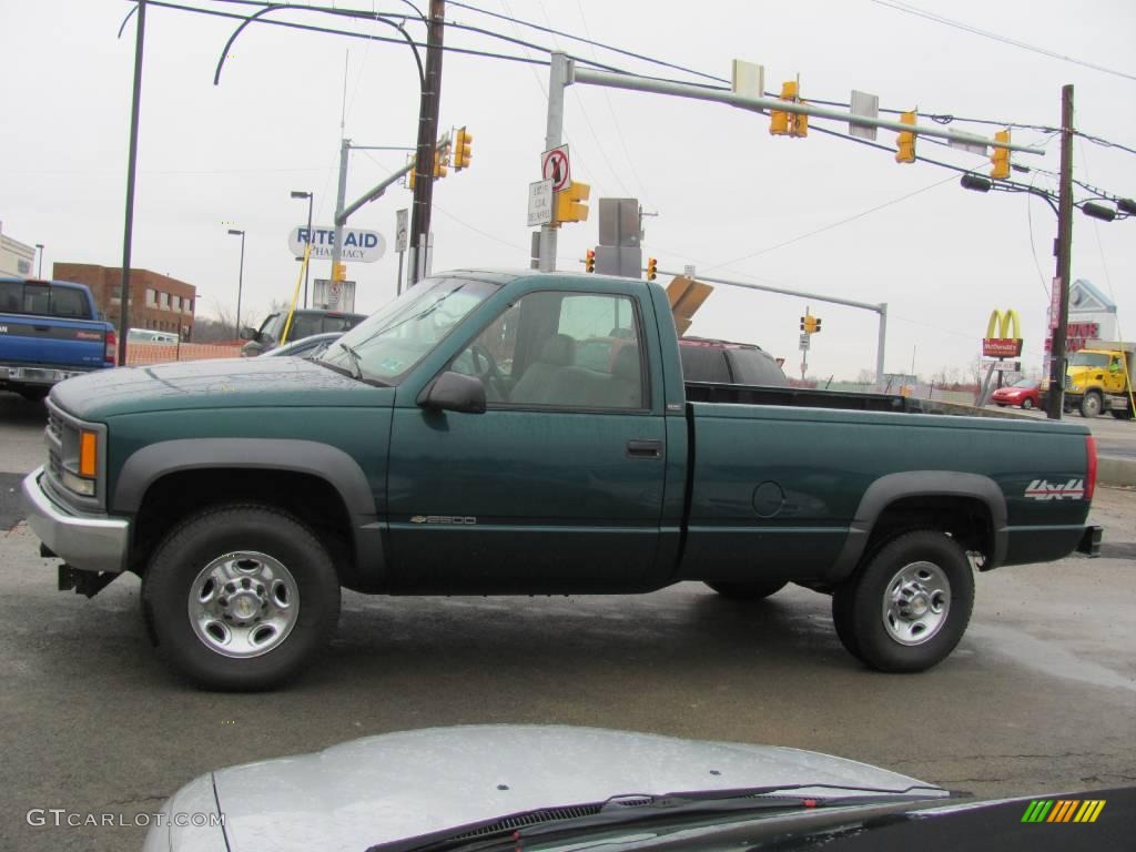 1997 C/K 2500 K2500 Cheyenne Regular Cab 4x4 - Emerald Green Metallic / Gray photo #5