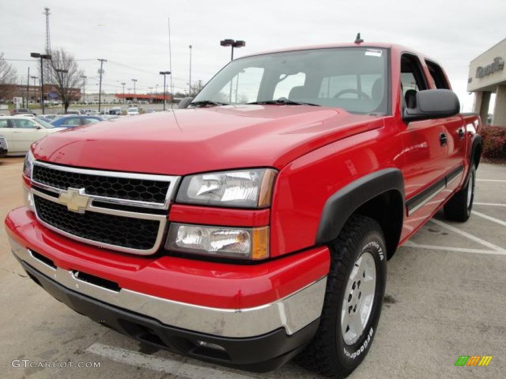 2006 Silverado 1500 Z71 Crew Cab 4x4 - Victory Red / Medium Gray photo #7