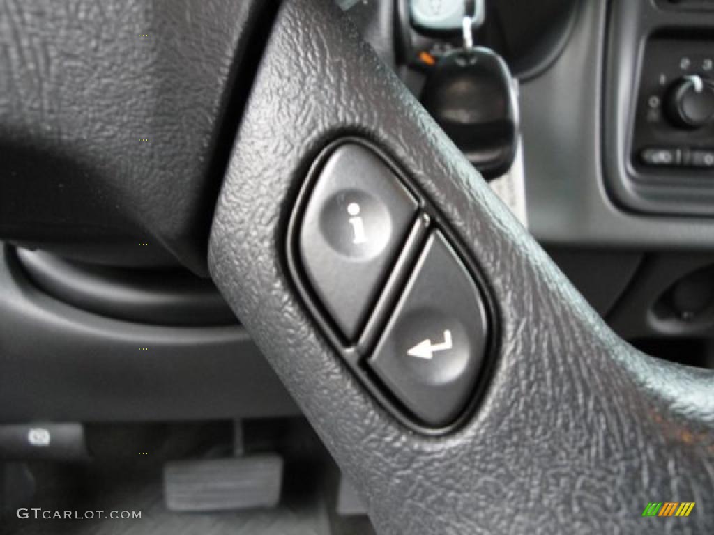 2006 Silverado 1500 Z71 Crew Cab 4x4 - Victory Red / Medium Gray photo #28