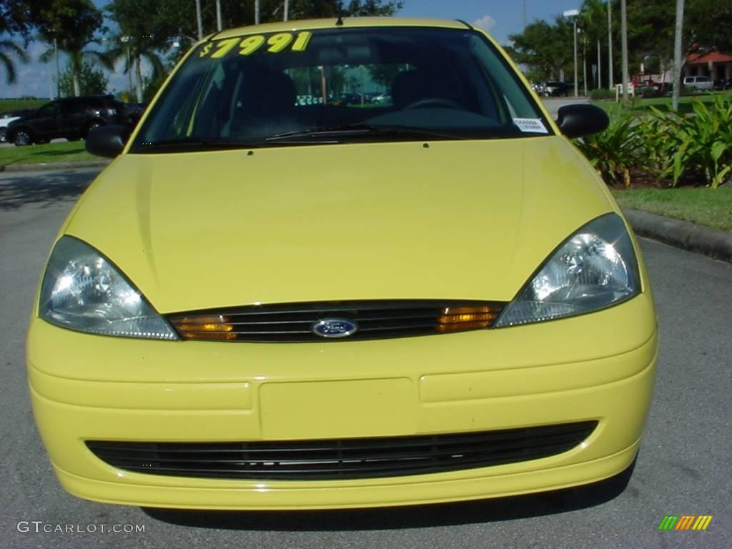 2003 Focus ZX5 Hatchback - Screaming Yellow / Medium Graphite photo #8