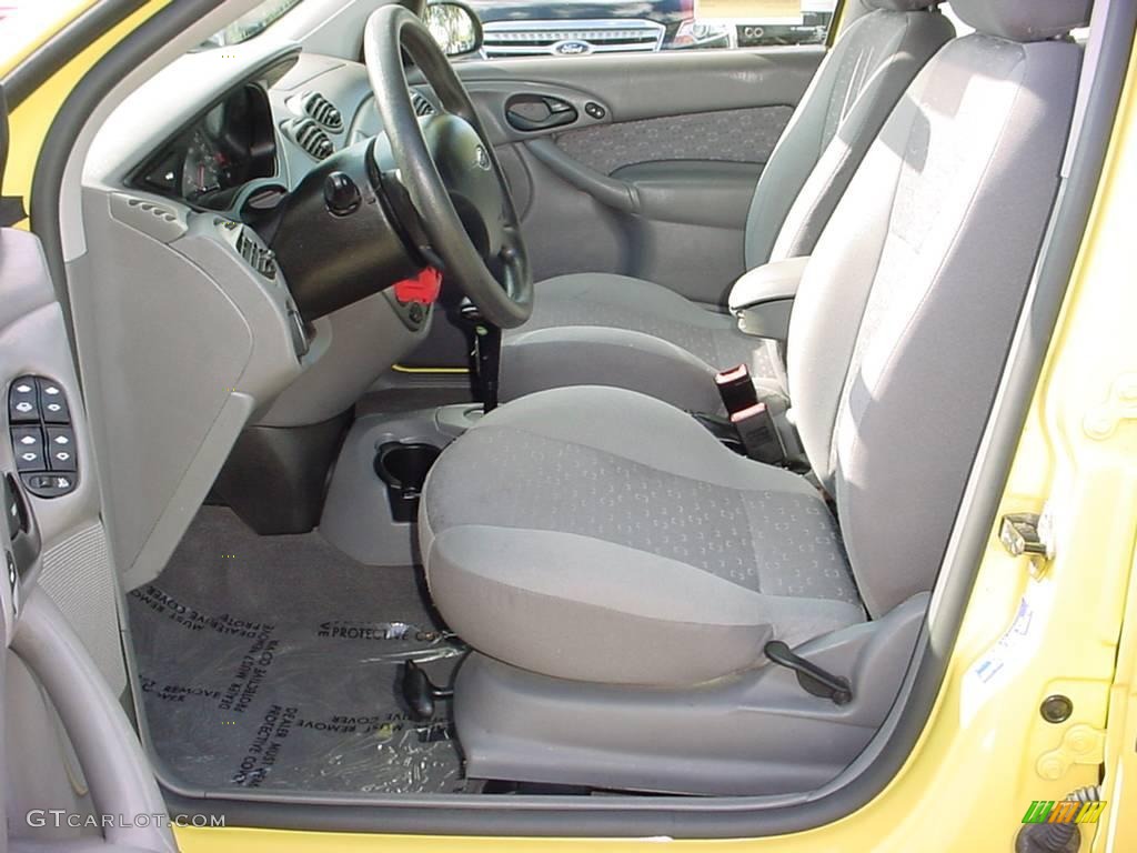 2003 Focus ZX5 Hatchback - Screaming Yellow / Medium Graphite photo #10