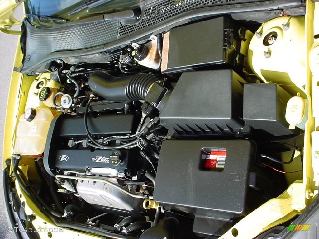 2003 Focus ZX5 Hatchback - Screaming Yellow / Medium Graphite photo #15