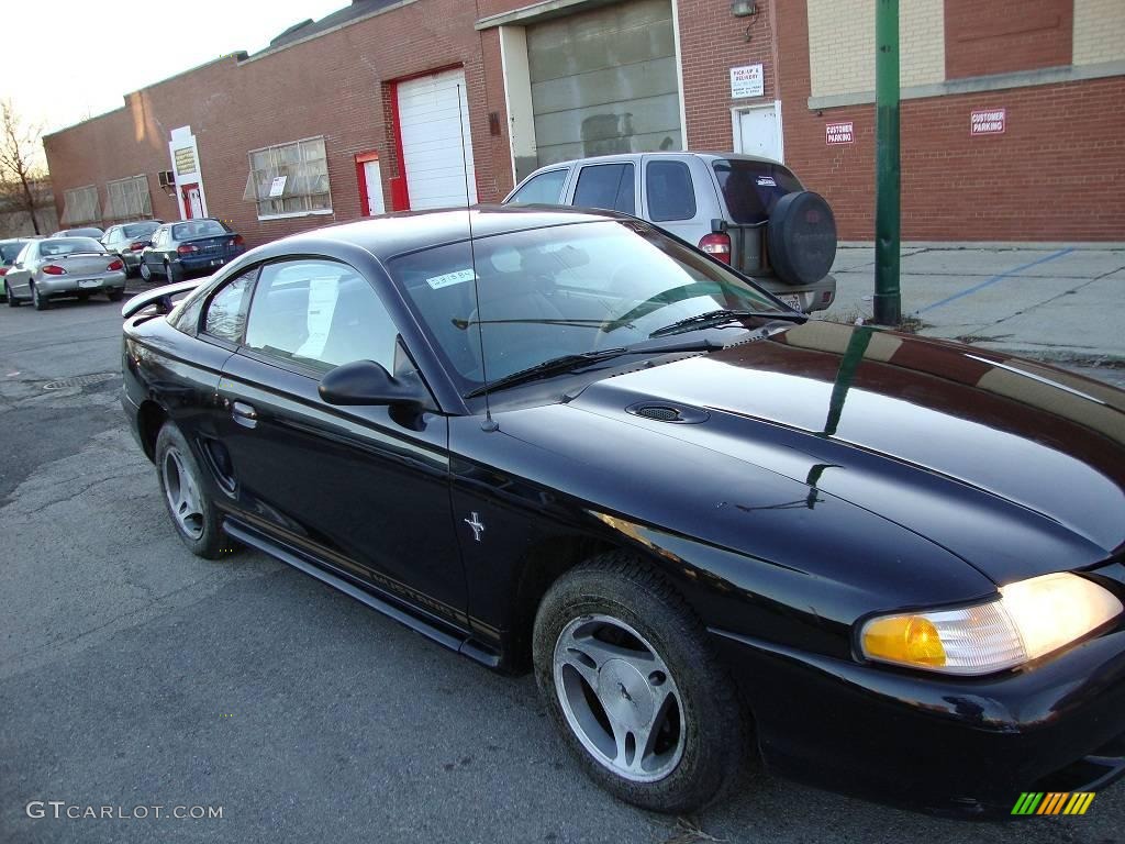 1997 Mustang V6 Coupe - Black / Saddle photo #3