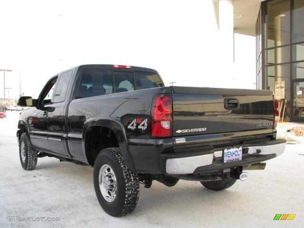 2005 Silverado 2500HD LS Extended Cab 4x4 - Black / Dark Charcoal photo #6