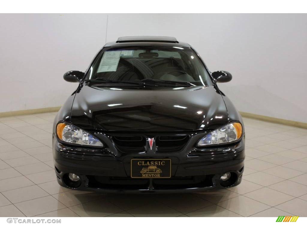 2002 Grand Am GT Sedan - Black / Dark Pewter photo #2