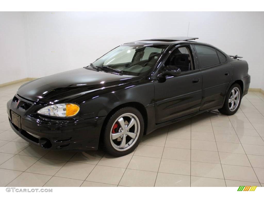 2002 Grand Am GT Sedan - Black / Dark Pewter photo #3