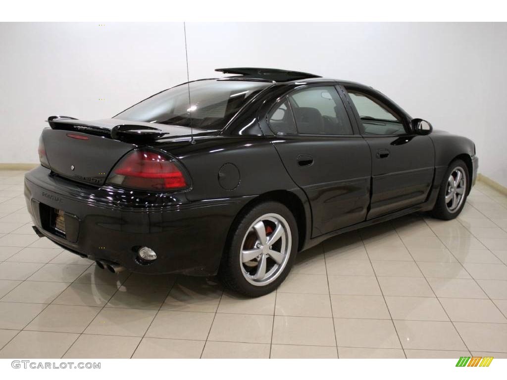 2002 Grand Am GT Sedan - Black / Dark Pewter photo #6