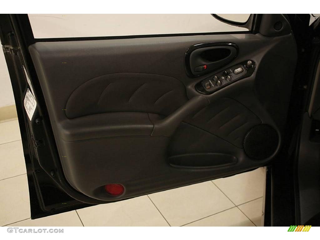 2002 Grand Am GT Sedan - Black / Dark Pewter photo #7