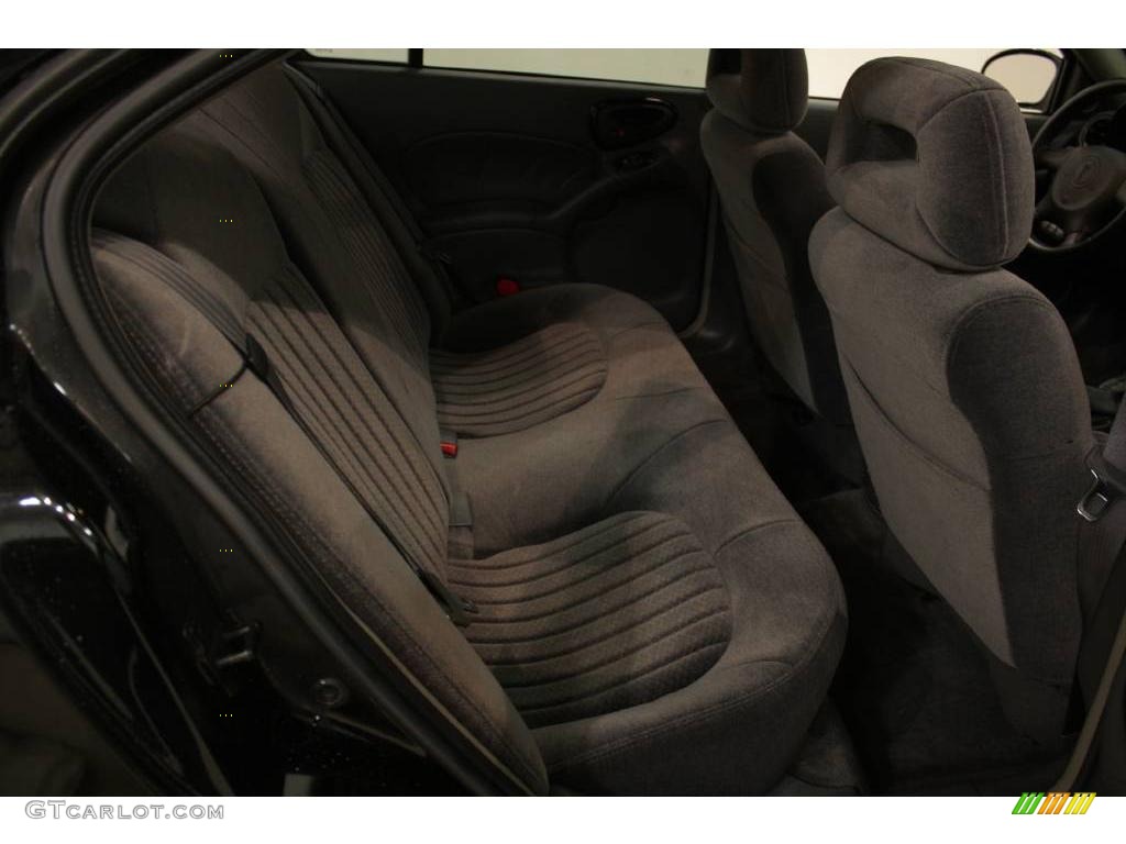 2002 Grand Am GT Sedan - Black / Dark Pewter photo #15