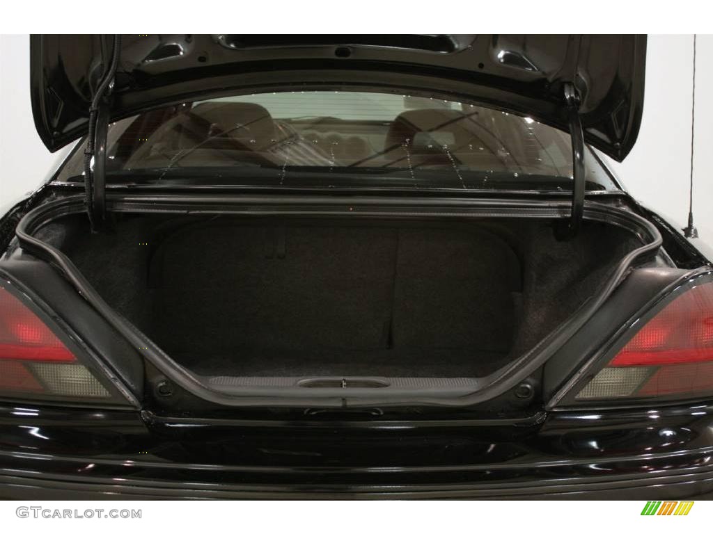 2002 Grand Am GT Sedan - Black / Dark Pewter photo #17