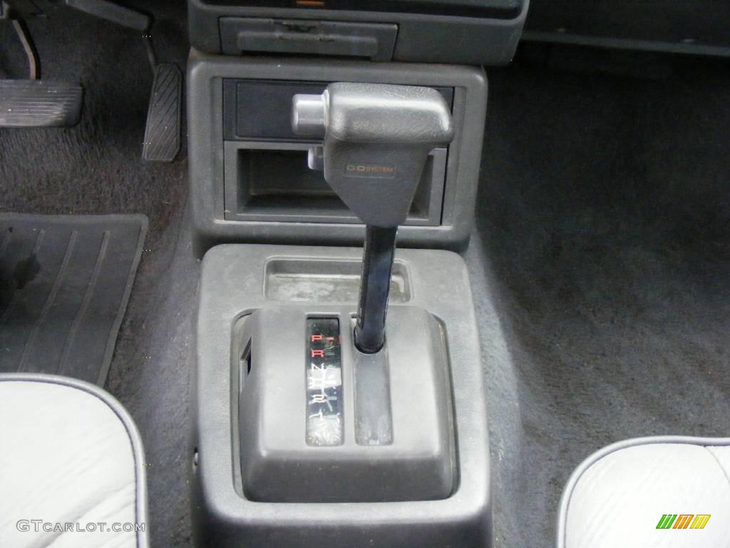 1992 B-Series Truck B2200 Regular Cab - Blaze Red / Gray photo #15