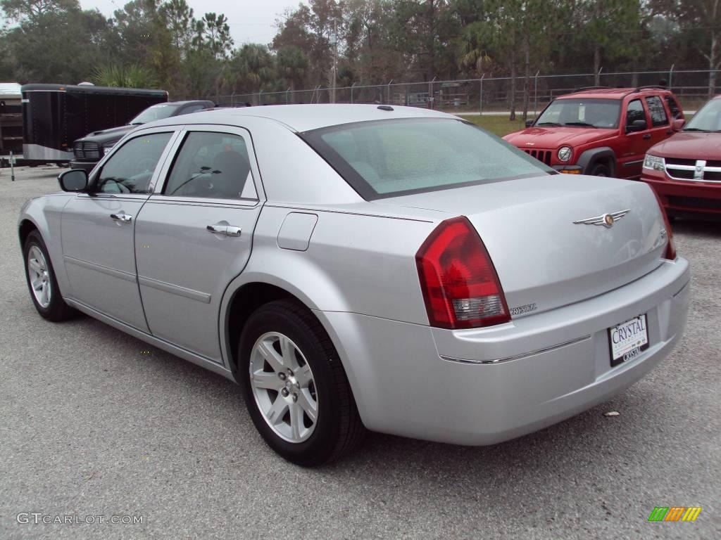 2007 300 Touring - Bright Silver Metallic / Dark Slate Gray/Light Slate Gray photo #3