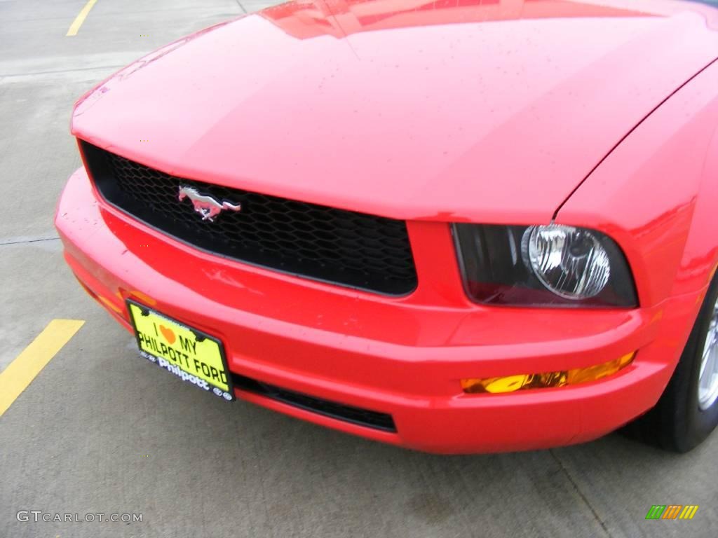 2006 Mustang V6 Premium Convertible - Torch Red / Dark Charcoal photo #11