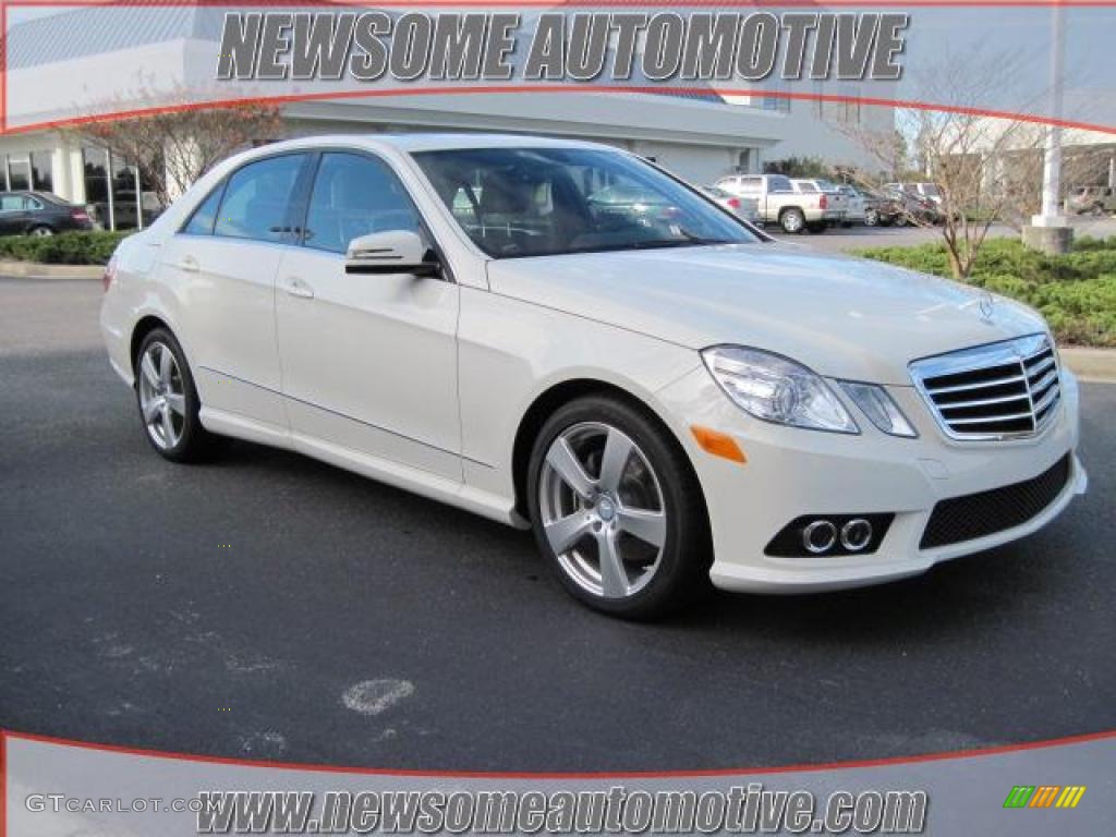 2010 E 350 Sedan - Arctic White / Black photo #1