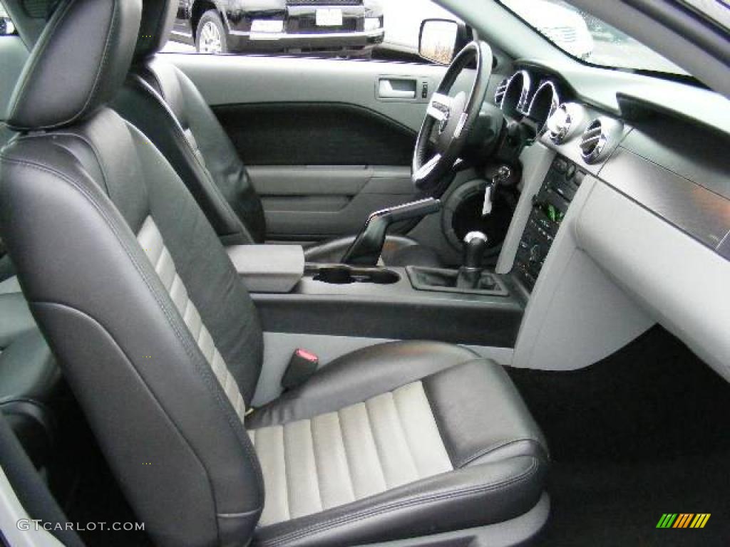 2007 Mustang GT Premium Coupe - Black / Black/Dove Accent photo #13