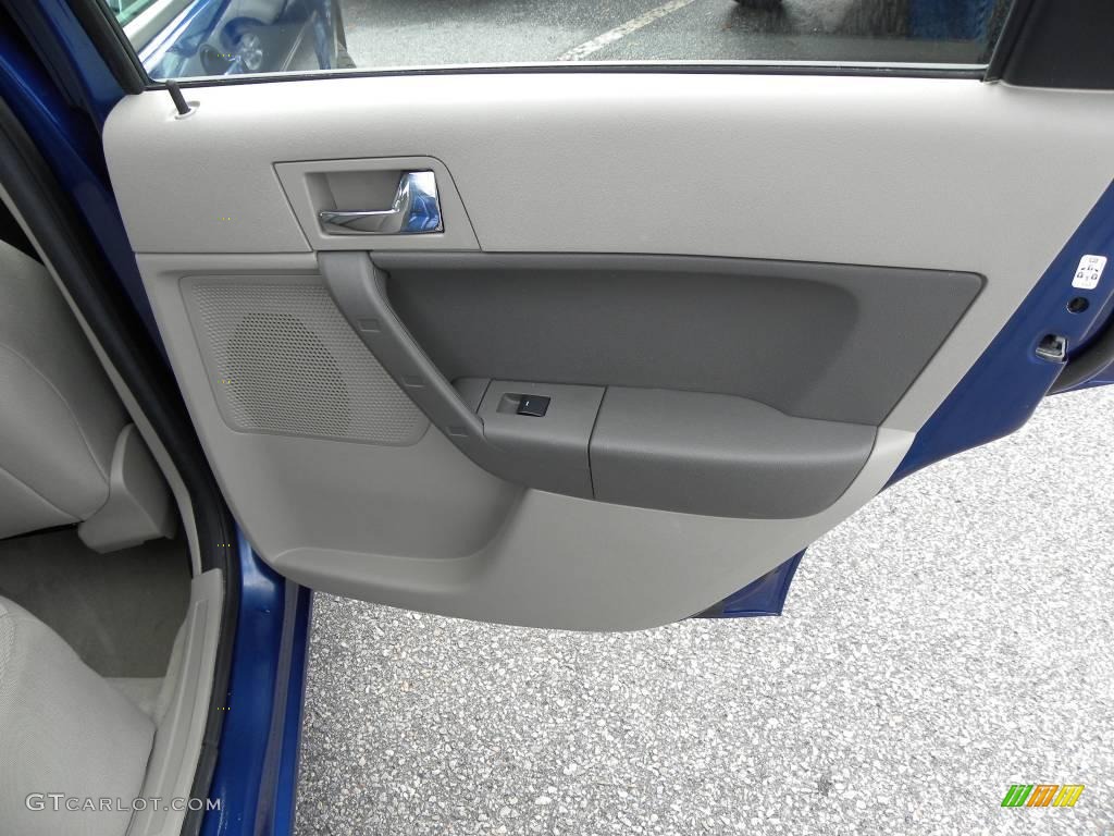2009 Focus SES Sedan - Vista Blue Metallic / Medium Stone photo #11