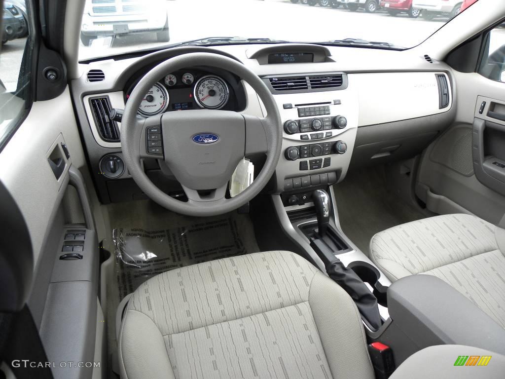 2009 Focus SE Sedan - Light Ice Blue Metallic / Medium Stone photo #3