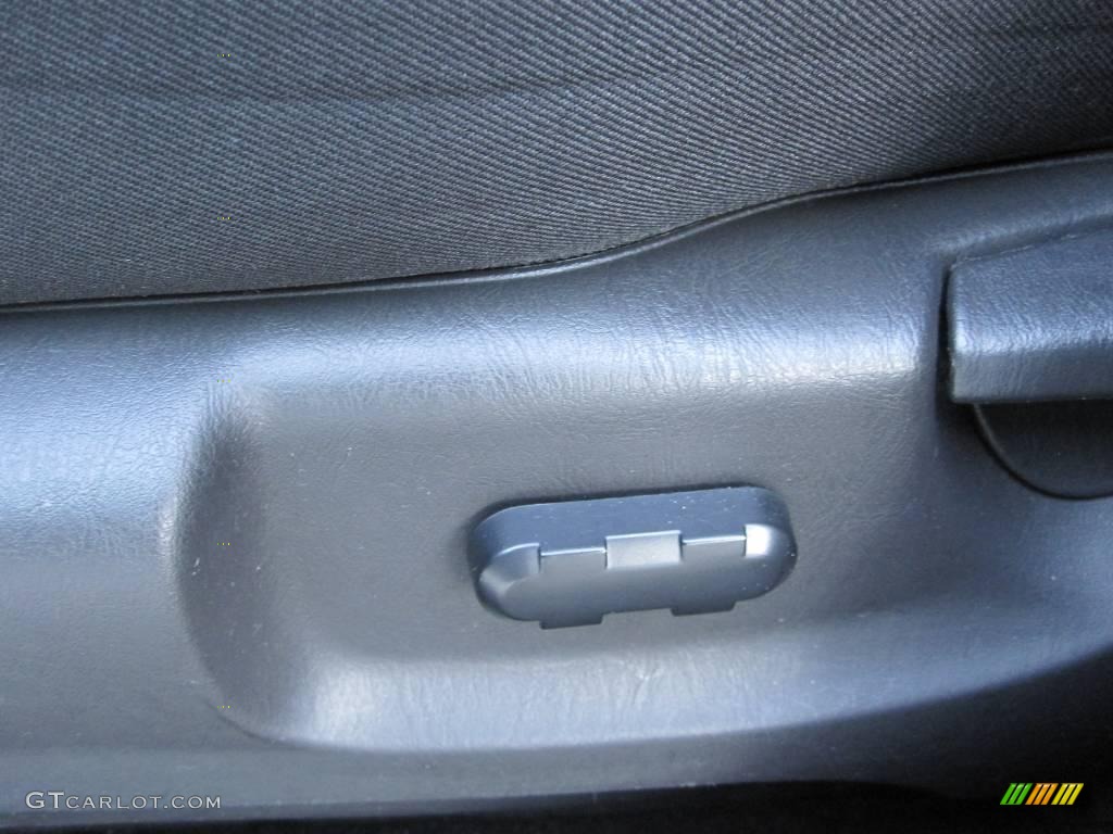2009 Escape XLT V6 4WD - Brilliant Silver Metallic / Charcoal photo #9