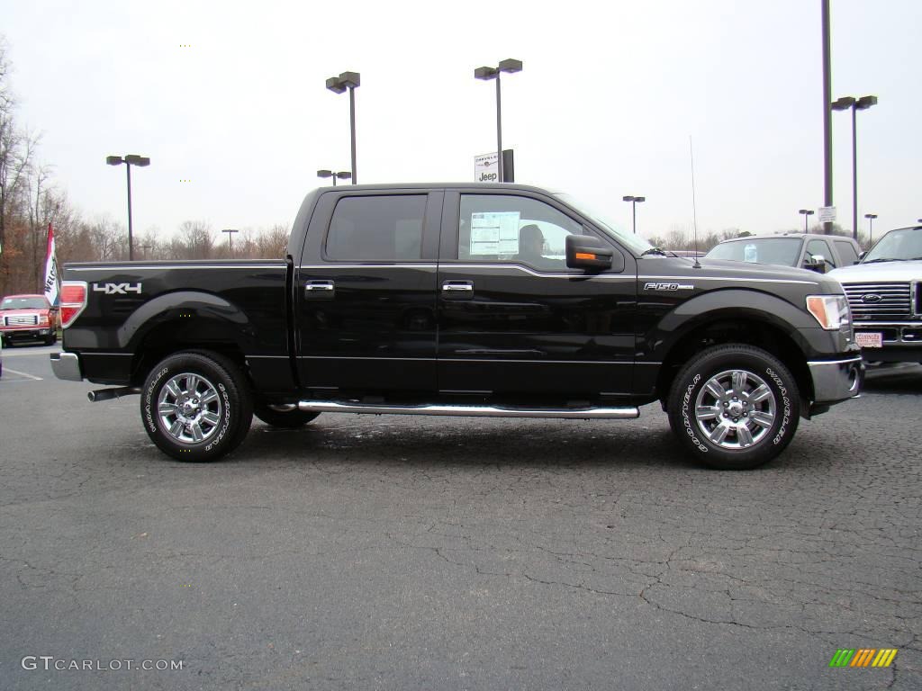 2010 F150 XLT SuperCrew 4x4 - Tuxedo Black / Tan photo #2