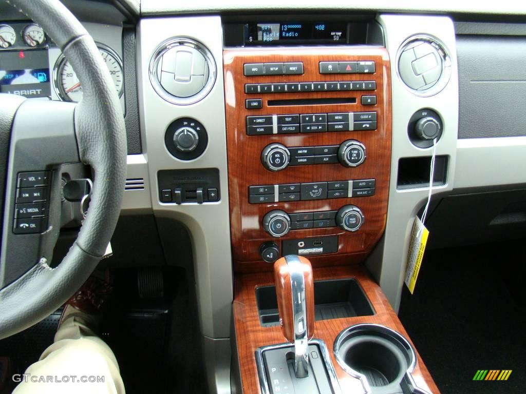2010 F150 Lariat SuperCrew 4x4 - Ingot Silver Metallic / Black photo #30