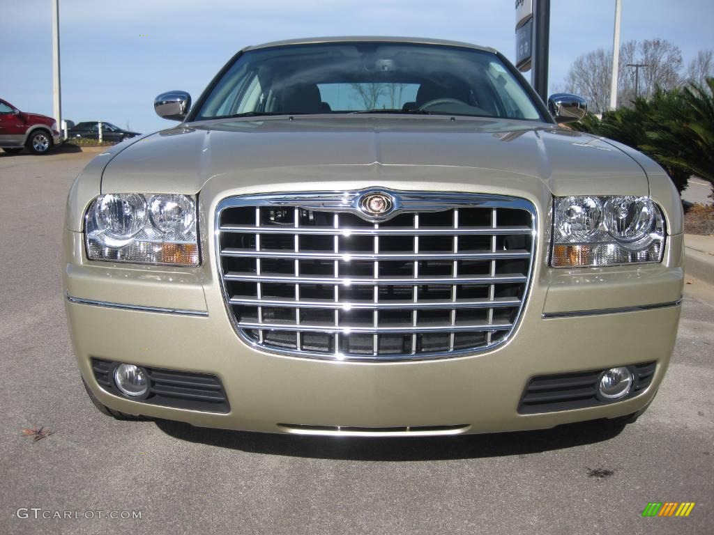 2010 300 Touring Walter P. Chryler Executive Series - White Gold Pearlcoat / Dark Khaki/Light Graystone photo #2