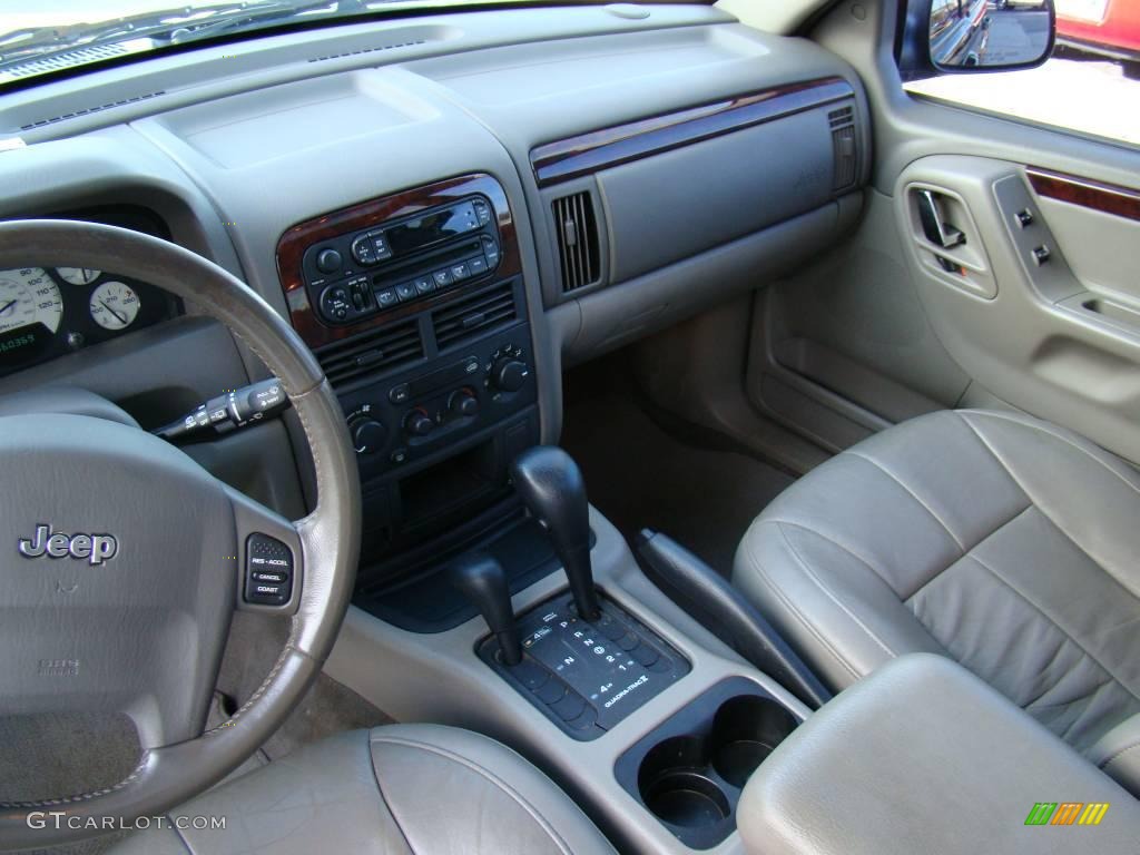 2004 Grand Cherokee Limited 4x4 - Brillant Black Crystal Pearl / Taupe photo #11