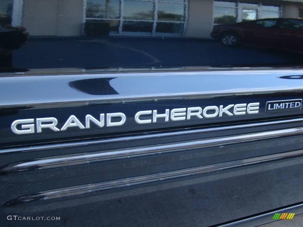 2004 Grand Cherokee Limited 4x4 - Brillant Black Crystal Pearl / Taupe photo #67