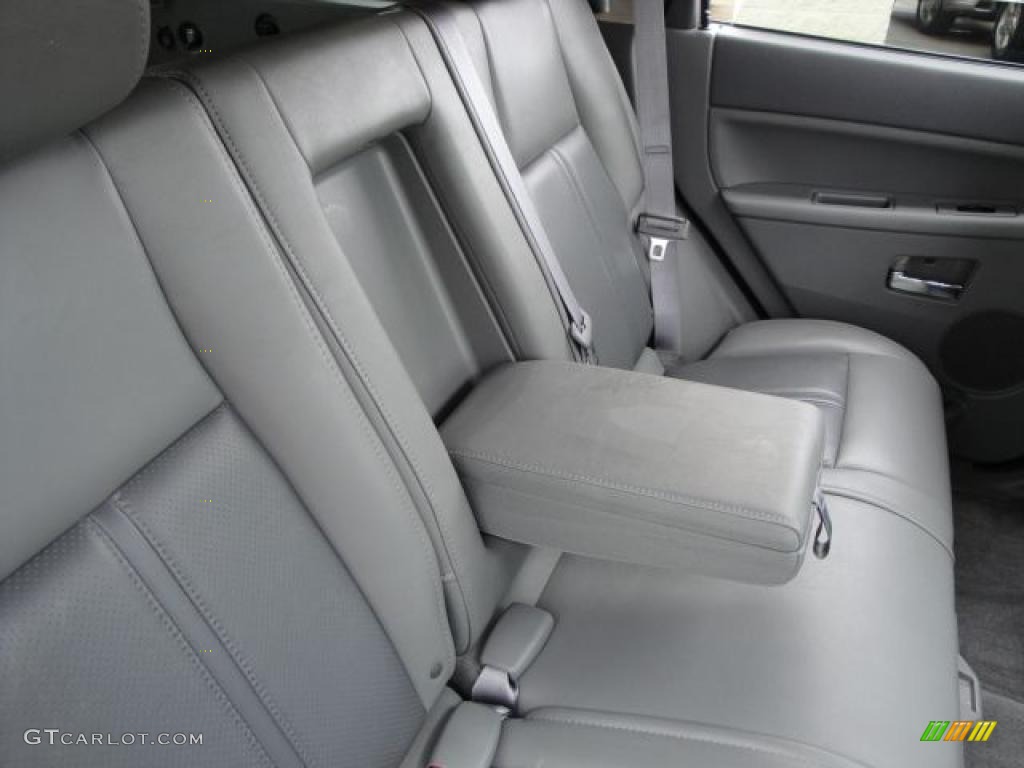 2005 Grand Cherokee Limited 4x4 - Brilliant Black Crystal Pearl / Medium Slate Gray photo #17