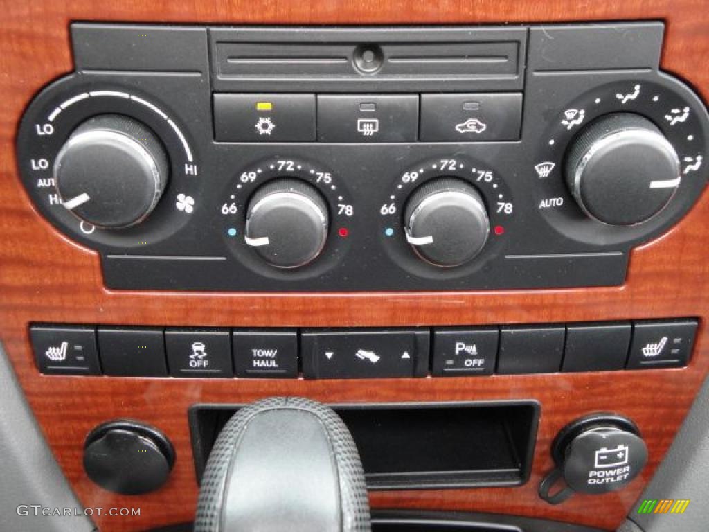 2005 Grand Cherokee Limited 4x4 - Brilliant Black Crystal Pearl / Medium Slate Gray photo #27